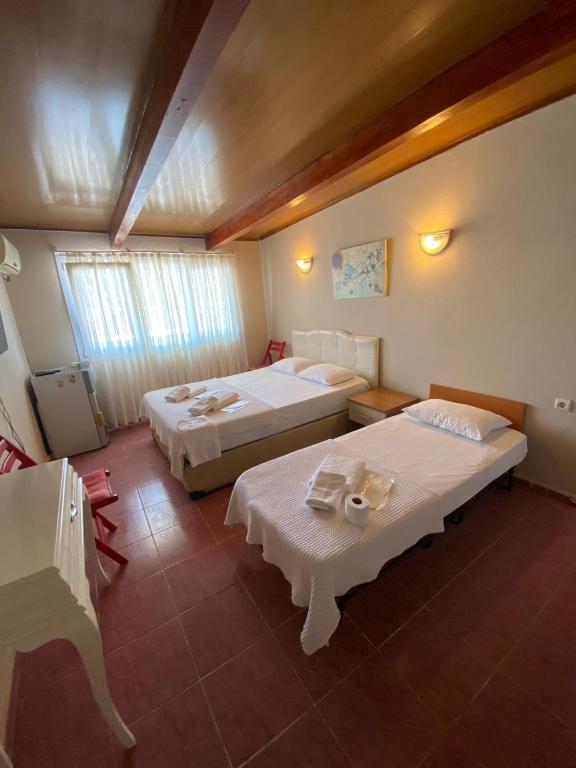 Neşe Otel Aile odası oda