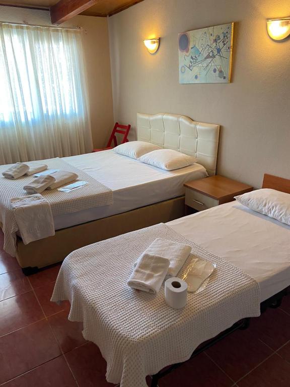 Neşe Otel İki yataklı oda