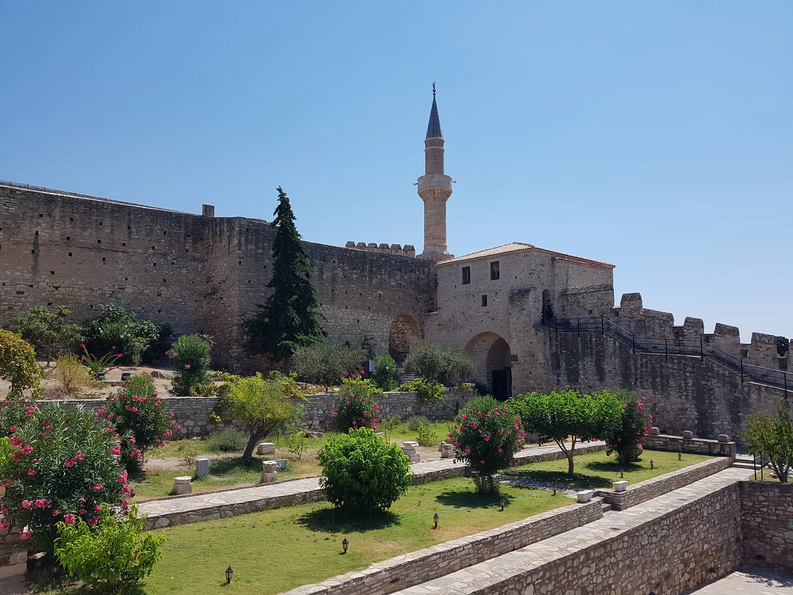 Çeşme Kalesi & Müze